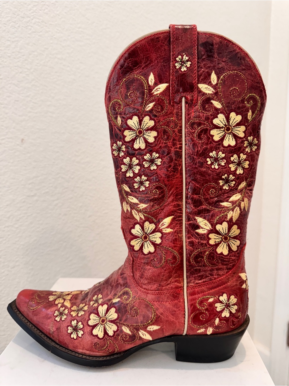 Shyanne Floral Embroidered Red Women's Western Boots - Picture 4 of 10